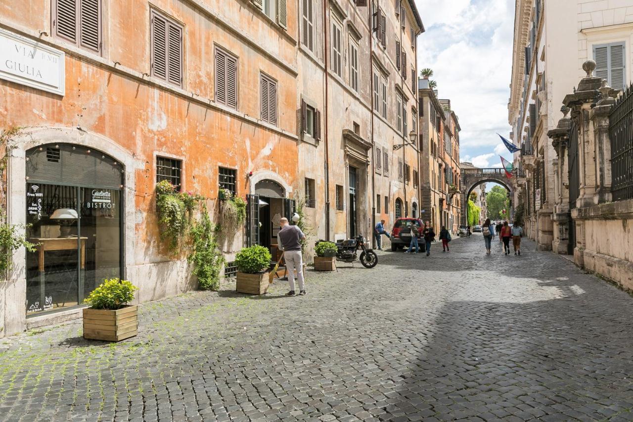 R.C. Cappellari Charming Campo De Fiori Apartment Rome Luaran gambar